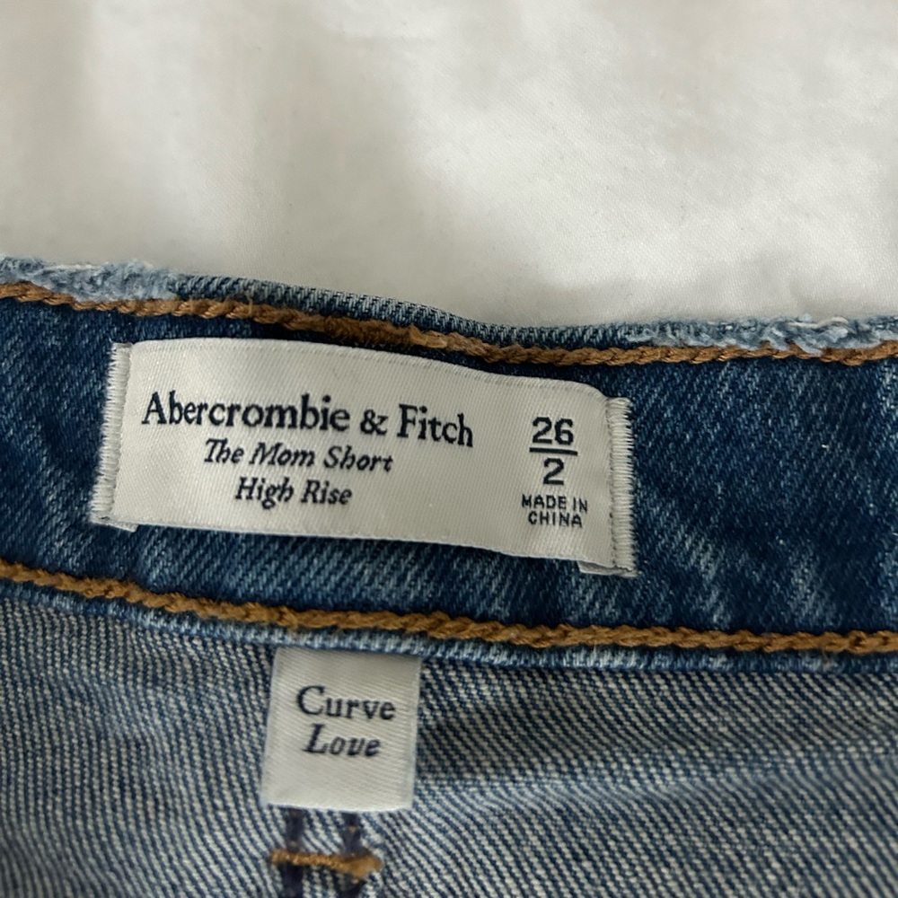 Abercrombie High Rise Mom Shorts - Picture 4 of 4